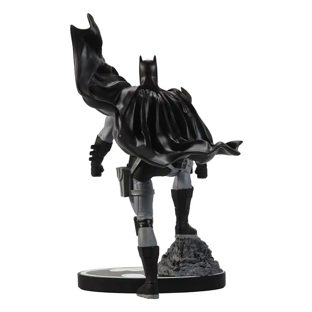 DC Direct Batman Black &amp; White by Mitch Gerads gyanta szobor figura 20 cm termékfotó