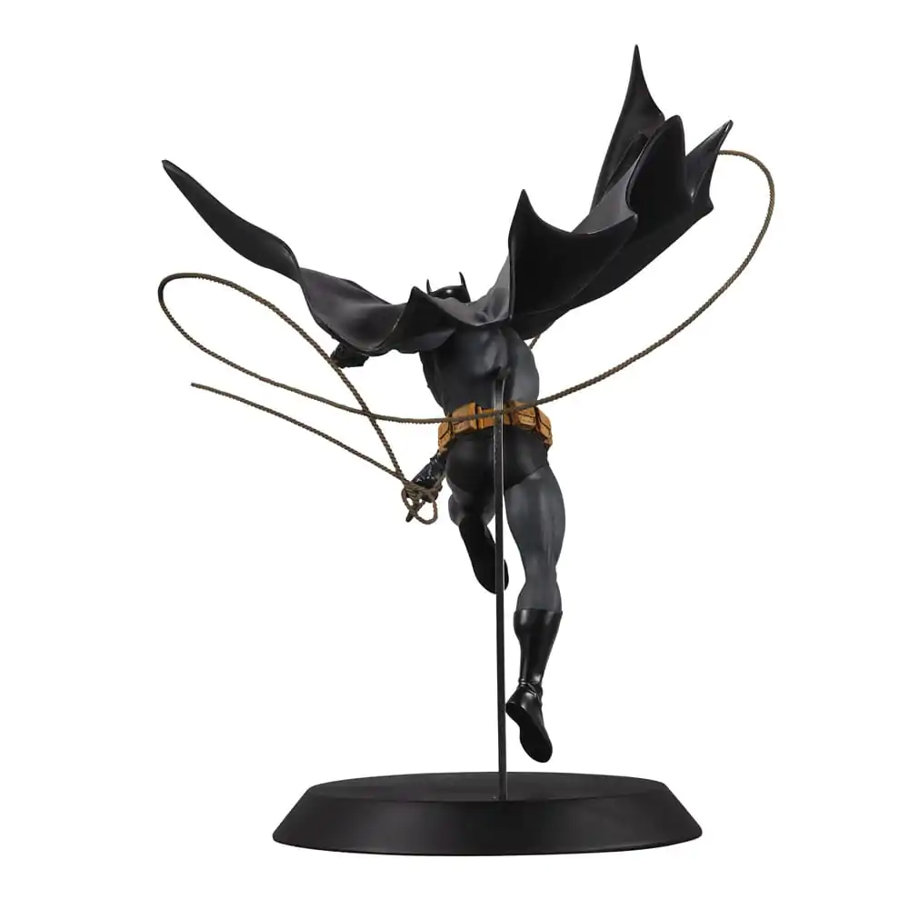 DC Direct DC Designer Series Batman (by Dan Mora) gyanta szobor figura 40 cm termékfotó