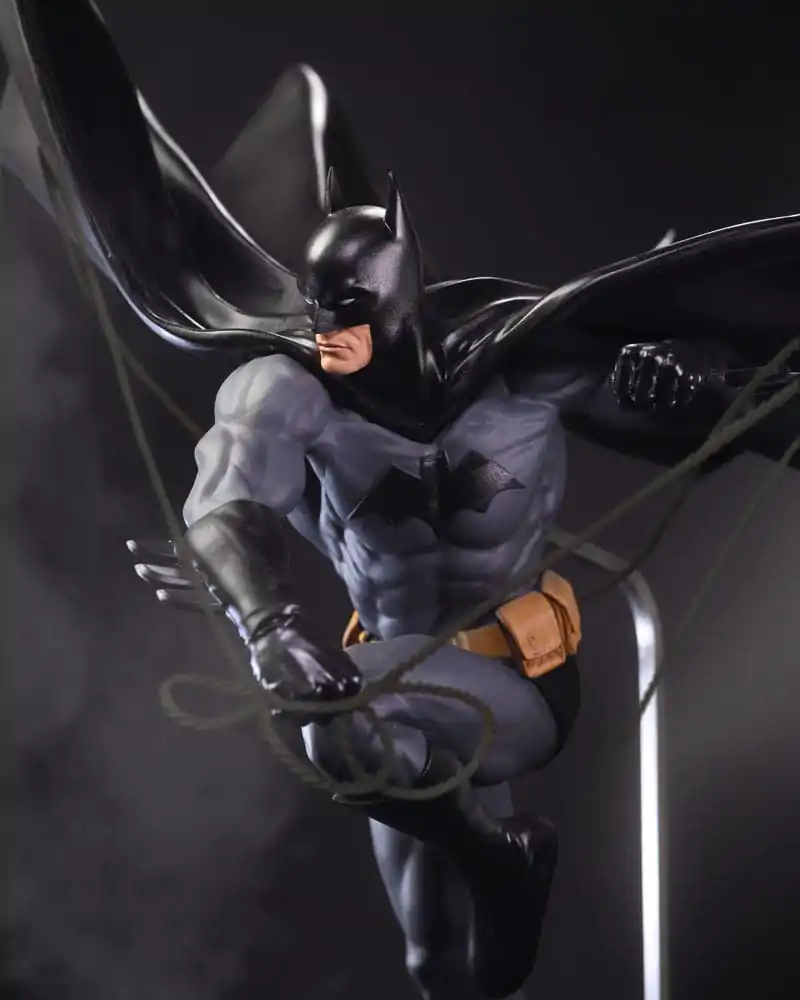 DC Direct DC Designer Series Batman (by Dan Mora) gyanta szobor figura 40 cm termékfotó