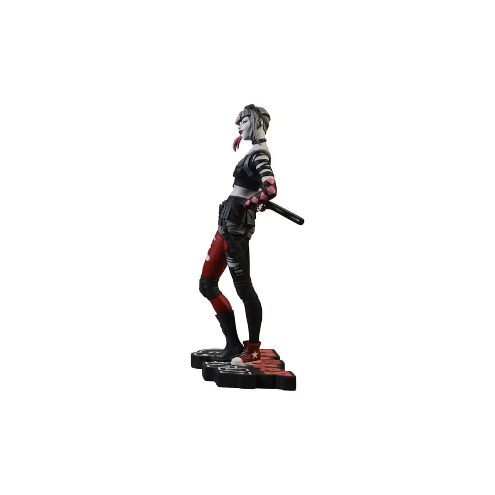 DC Direct Harley Quinn: Red White &amp; Black by Simone Di Meo gyanta szobor figura 17 cm termékfotó