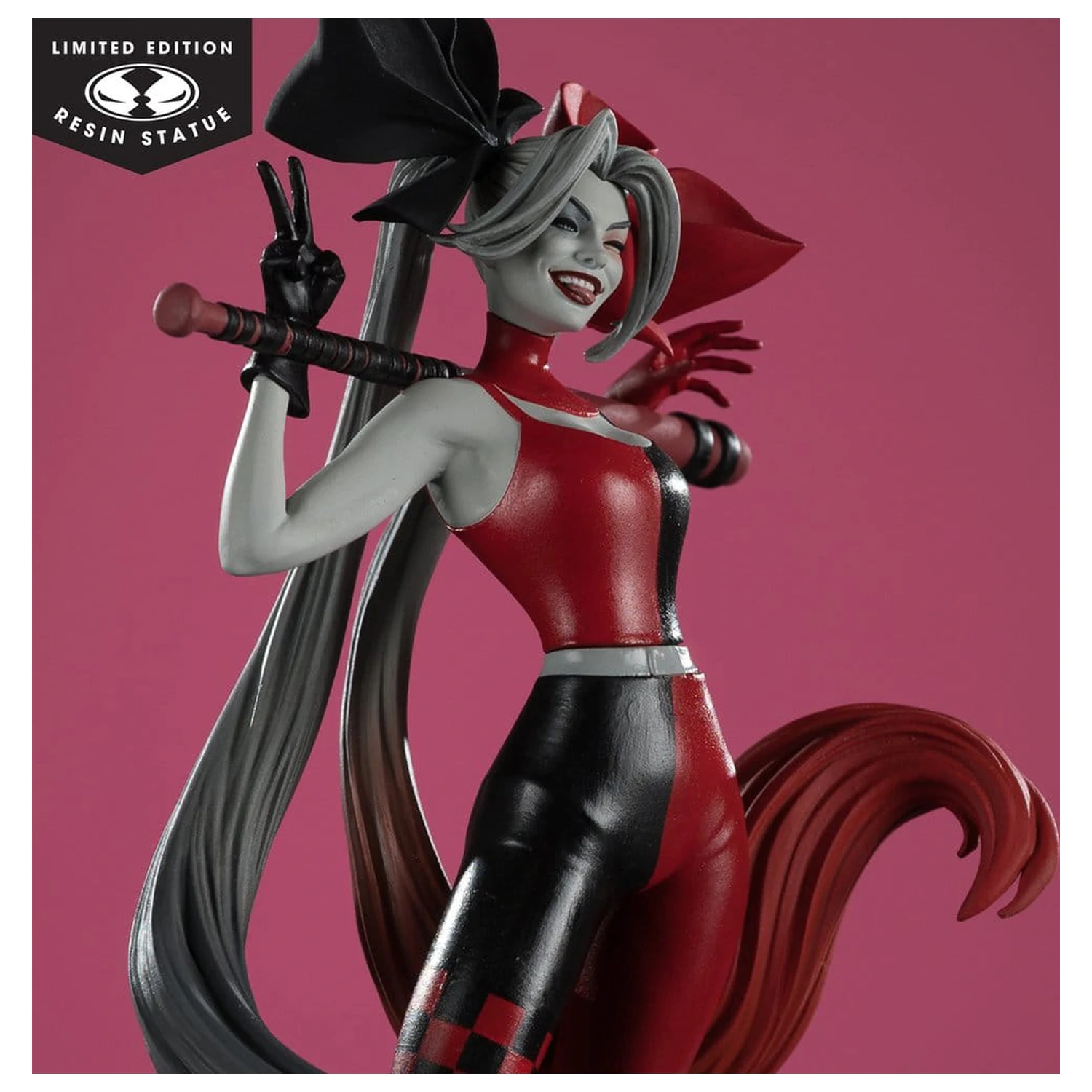 DC Direct Harley Quinn: Red, White & Black szobor figura 1/10 Harley Quinn by Alex Garner 21 cm termékfotó