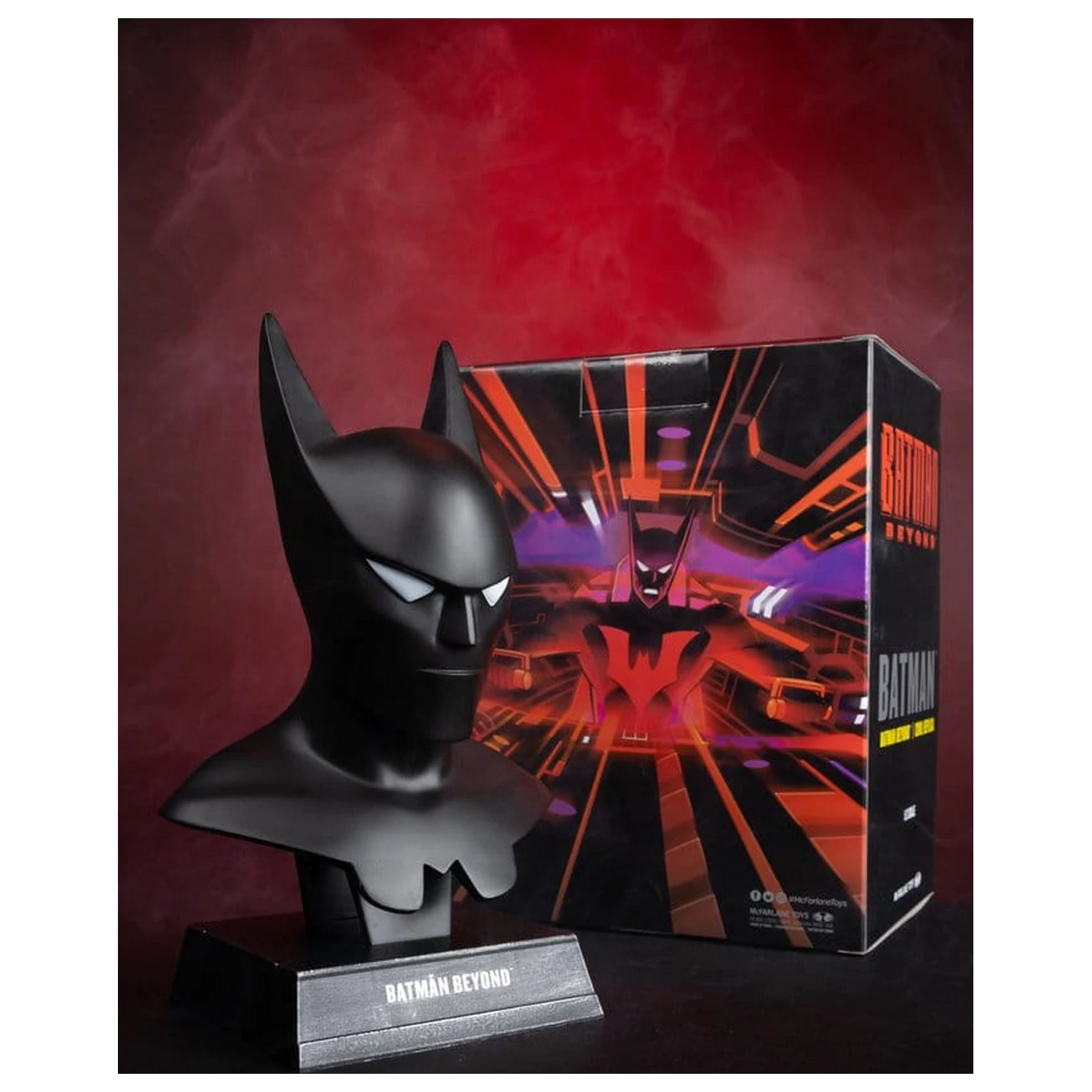 DC Direct Prop 1/3 Batman Cowl (Batman Beyond Animated) replika 18 cm  termékfotó