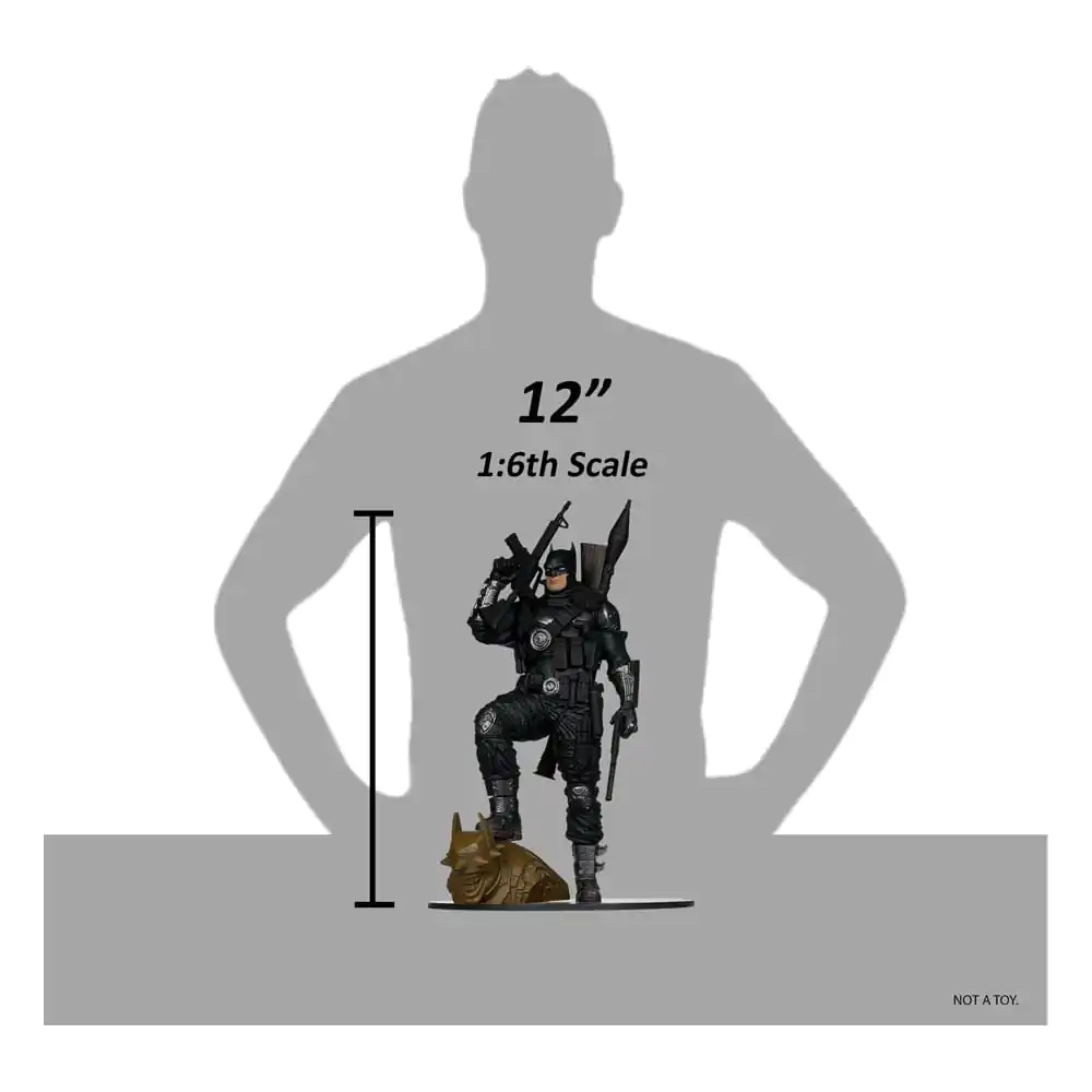 DC Direct The Grim Knight (Dark Multiverse) (Gold Label) PVC szobor figura 30 cm termékfotó