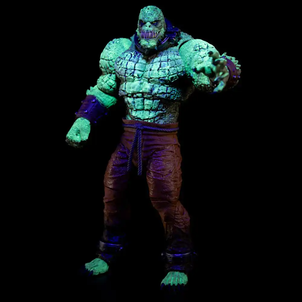 DC Multiverse Megafig Action Figure Killer Croc (GITD) (Gold Label) 30 cm termékfotó