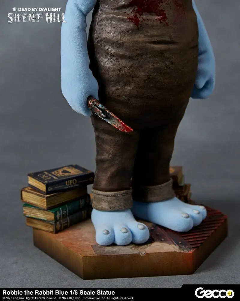 Dead By Daylight - Silent Hill Chapter 1/6 Robbie the Rabbit Blue Version szobor figura 34 cm termékfotó