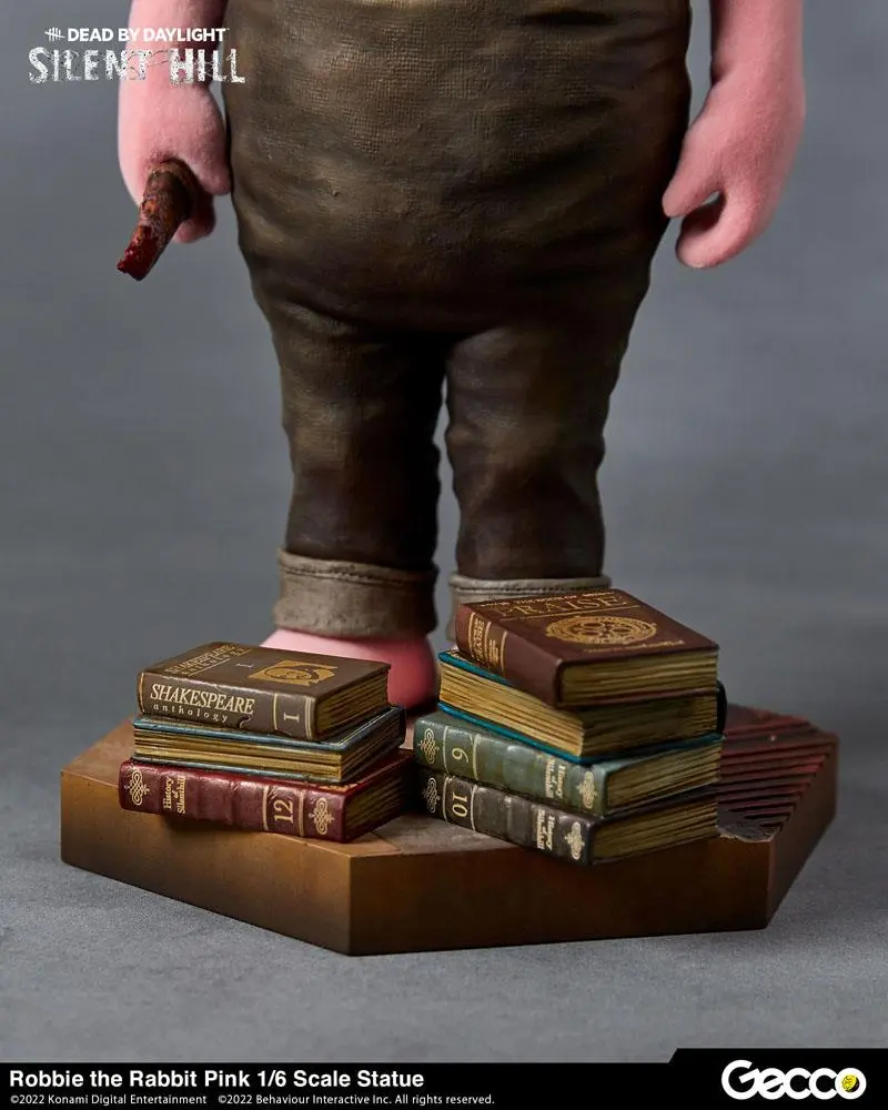 Dead By Daylight - Silent Hill Chapter 1/6 Robbie the Rabbit Pink Version szobor figura 34 cm termékfotó