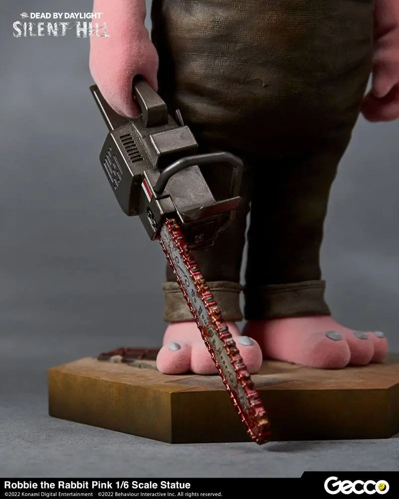 Dead By Daylight - Silent Hill Chapter 1/6 Robbie the Rabbit Pink Version szobor figura 34 cm termékfotó
