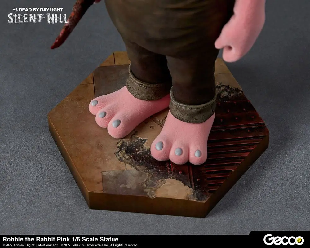 Dead By Daylight - Silent Hill Chapter 1/6 Robbie the Rabbit Pink Version szobor figura 34 cm termékfotó