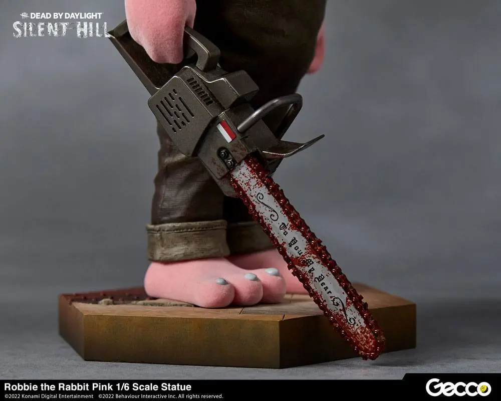 Dead By Daylight - Silent Hill Chapter 1/6 Robbie the Rabbit Pink Version szobor figura 34 cm termékfotó