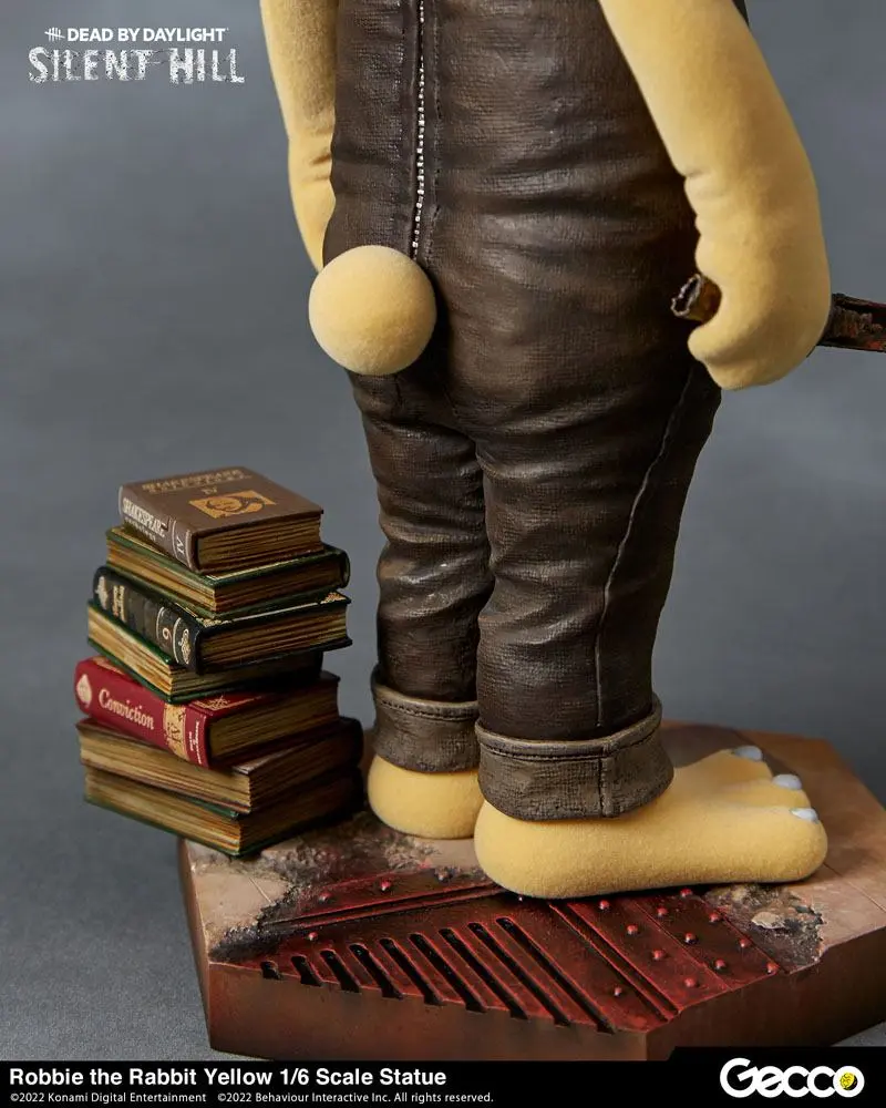 Dead By Daylight - Silent Hill Chapter 1/6 Robbie the Rabbit Yellow Version szobor figura 34 cm termékfotó
