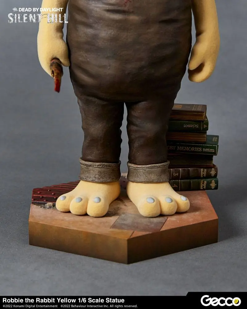 Dead By Daylight - Silent Hill Chapter 1/6 Robbie the Rabbit Yellow Version szobor figura 34 cm termékfotó