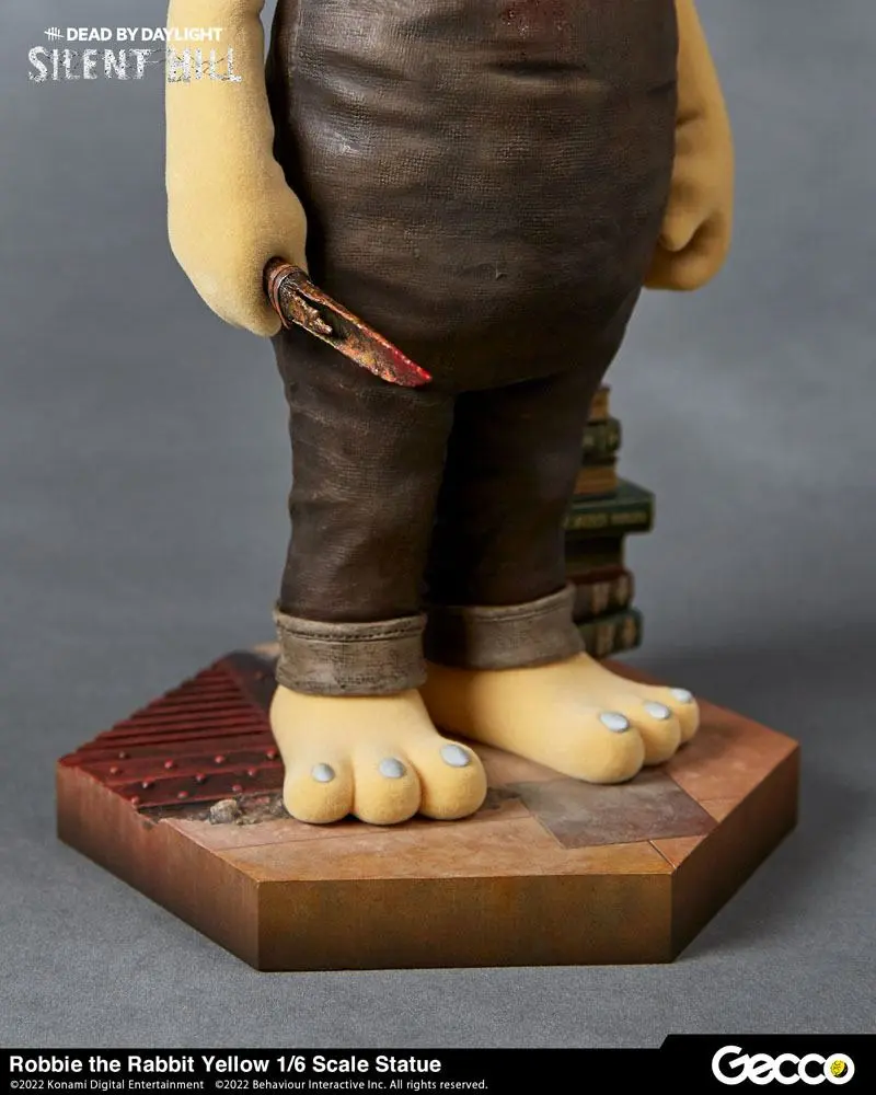Dead By Daylight - Silent Hill Chapter 1/6 Robbie the Rabbit Yellow Version szobor figura 34 cm termékfotó