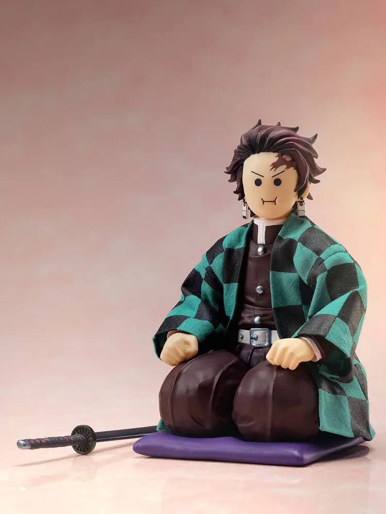 Demon Slayer: Kimetsu no Yaiba  1/12 Tanjiro Kamado akciófigura14 cm termékfotó