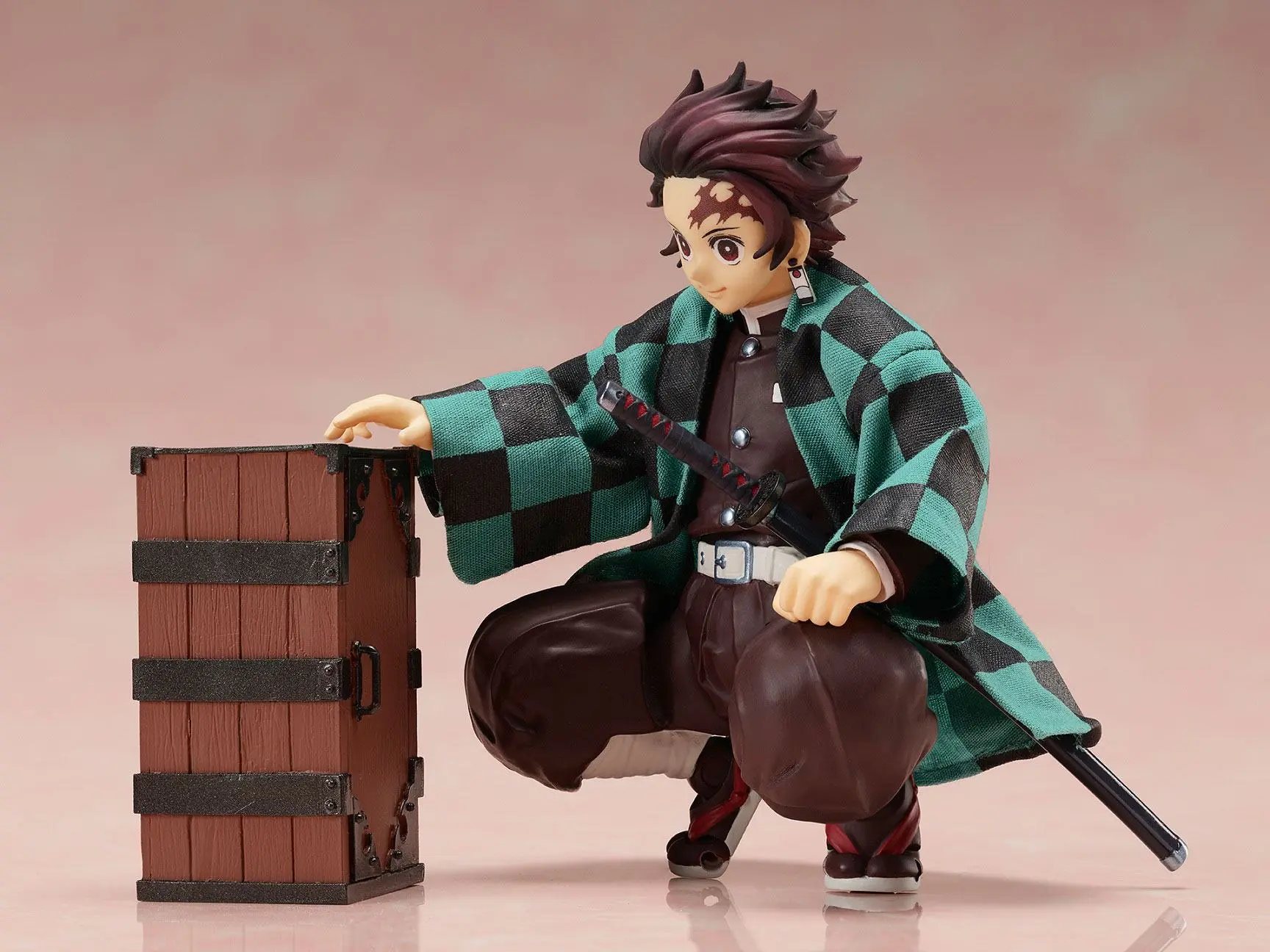 Demon Slayer: Kimetsu no Yaiba  1/12 Tanjiro Kamado akciófigura14 cm termékfotó