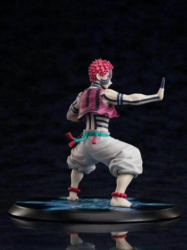 Demon Slayer: Kimetsu no Yaiba 1/8 Akaza szobor figura 19 cm termékfotó