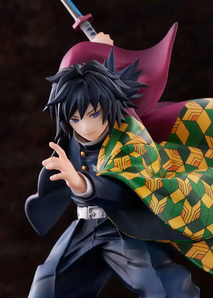 Demon Slayer: Kimetsu no Yaiba 1/8 Giyu Tomioka szobor figura 27 cm termékfotó