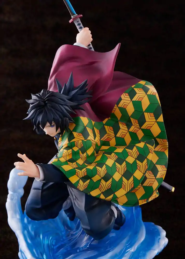 Demon Slayer: Kimetsu no Yaiba 1/8 Giyu Tomioka szobor figura 27 cm termékfotó