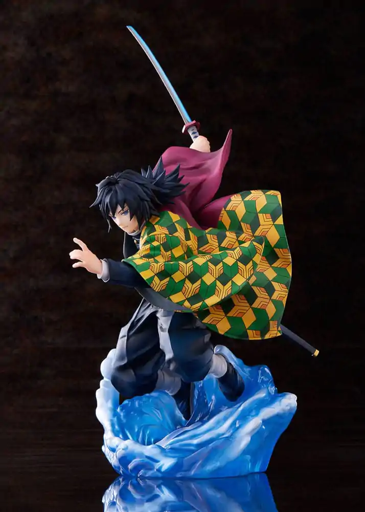 Demon Slayer: Kimetsu no Yaiba 1/8 Giyu Tomioka szobor figura 27 cm termékfotó