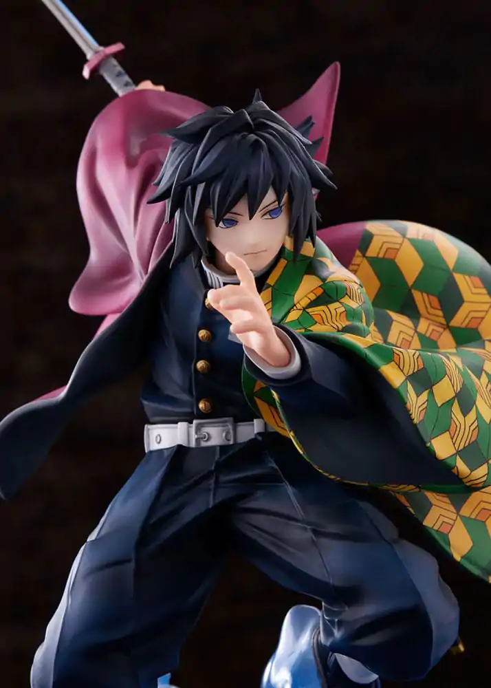 Demon Slayer: Kimetsu no Yaiba 1/8 Giyu Tomioka szobor figura 27 cm termékfotó