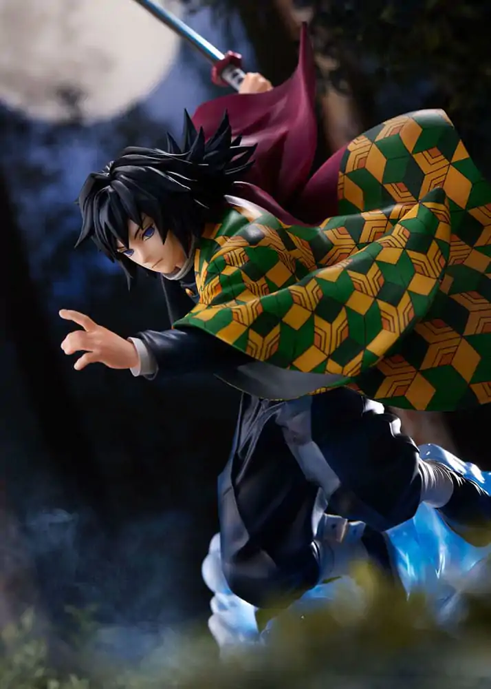 Demon Slayer: Kimetsu no Yaiba 1/8 Giyu Tomioka szobor figura 27 cm termékfotó