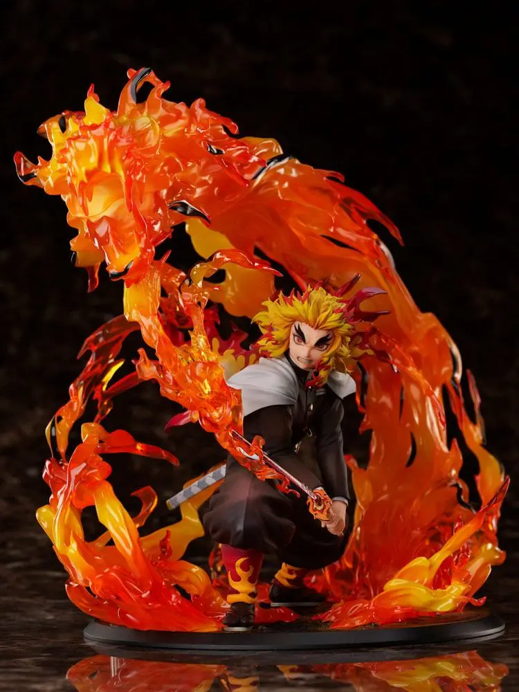 Demon Slayer: Kimetsu no Yaiba 1/8 Kyojuro Rengoku szobor figura 26 cm termékfotó