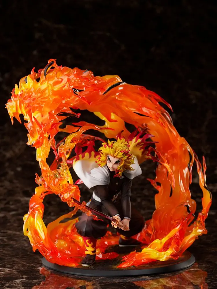 Demon Slayer: Kimetsu no Yaiba 1/8 Kyojuro Rengoku szobor figura 26 cm termékfotó