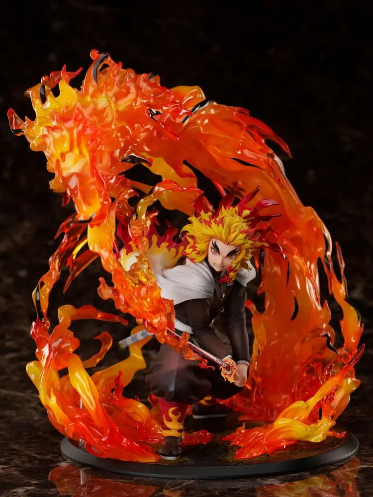 Demon Slayer: Kimetsu no Yaiba 1/8 Kyojuro Rengoku szobor figura 26 cm termékfotó