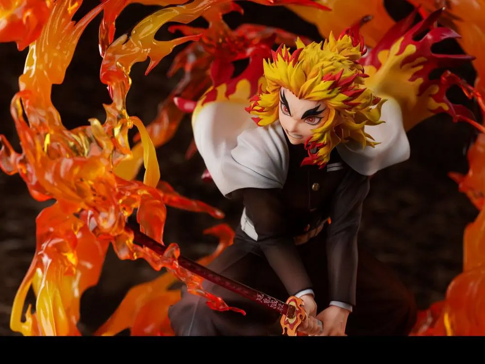 Demon Slayer: Kimetsu no Yaiba 1/8 Kyojuro Rengoku szobor figura 26 cm termékfotó