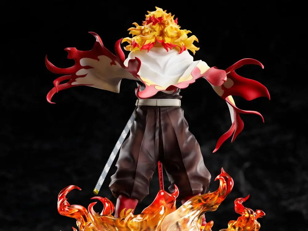 Demon Slayer: Kimetsu no Yaiba 1/8 Mugen Train Kyojuro Rengoku szobor figura 20 cm termékfotó