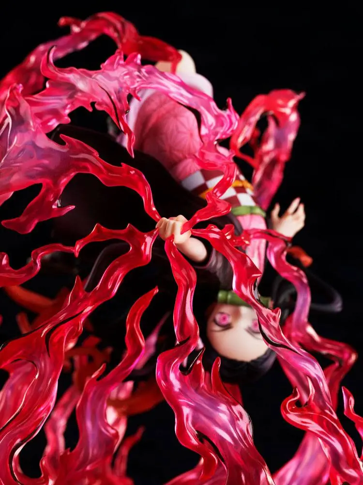 Demon Slayer: Kimetsu no Yaiba 1/8 Nezuko Kamado Exploding Blood szobor figura 20 cm termékfotó