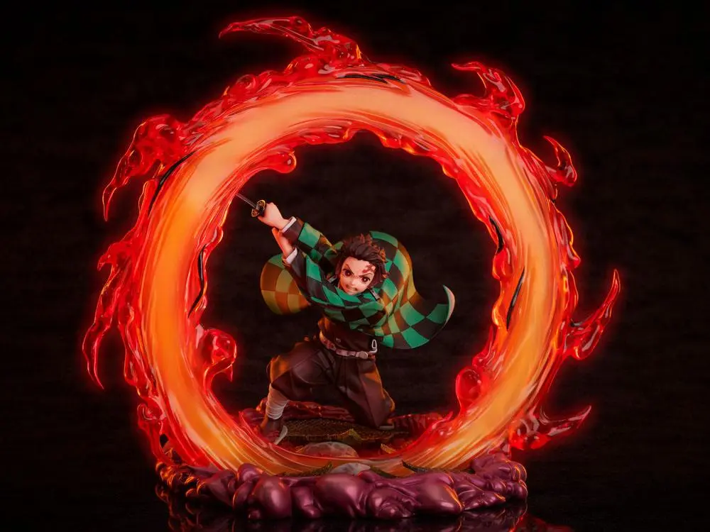 Demon Slayer: Kimetsu no Yaiba 1/8 Tanjiro Kamado szobor figura 28 cm termékfotó