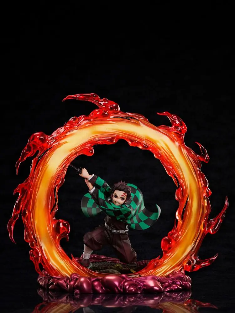Demon Slayer: Kimetsu no Yaiba 1/8 Tanjiro Kamado szobor figura 28 cm termékfotó