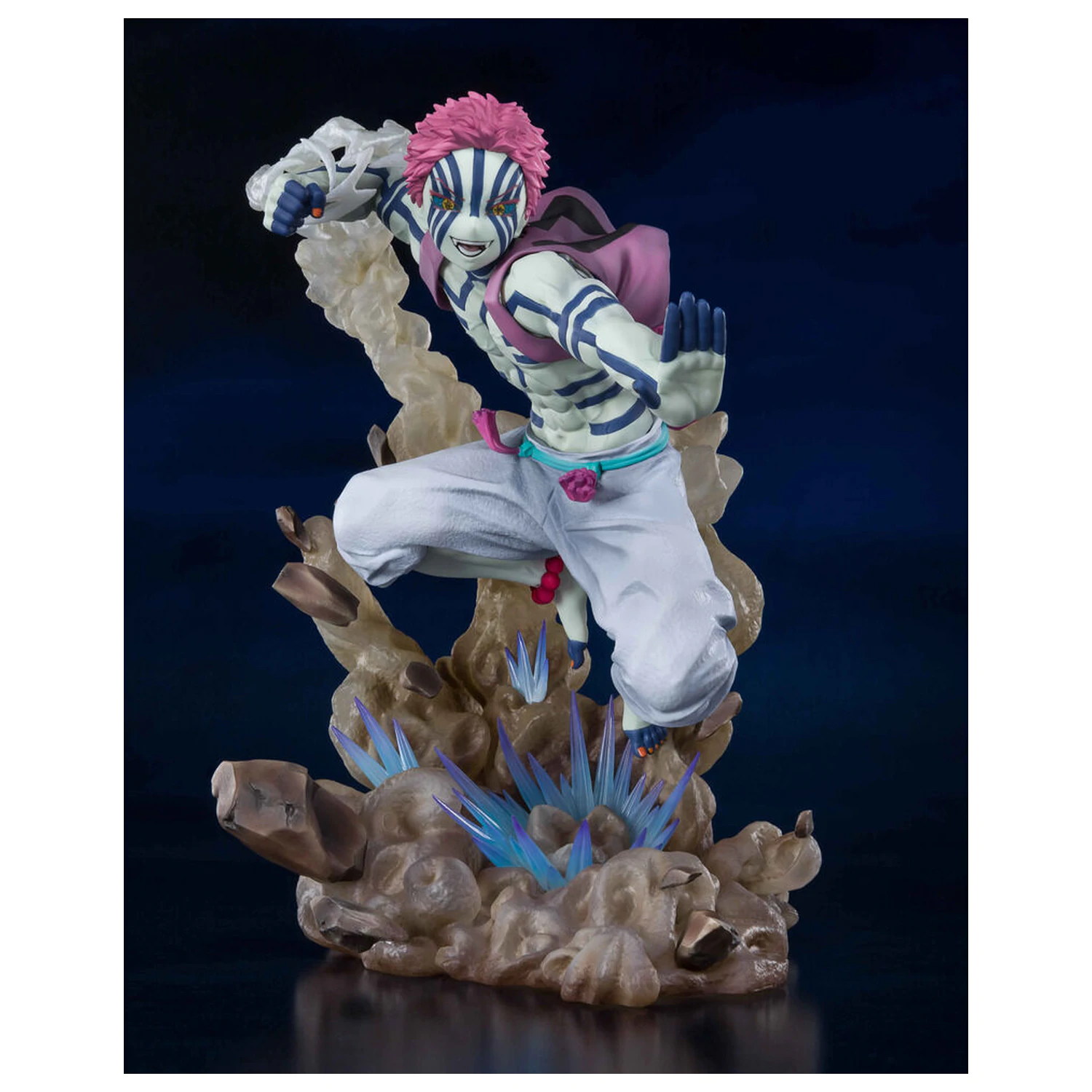 Demon Slayer Kimetsu No Yaiba Akaza Upper Three S.H. Figurarts figura 17cm termékfotó