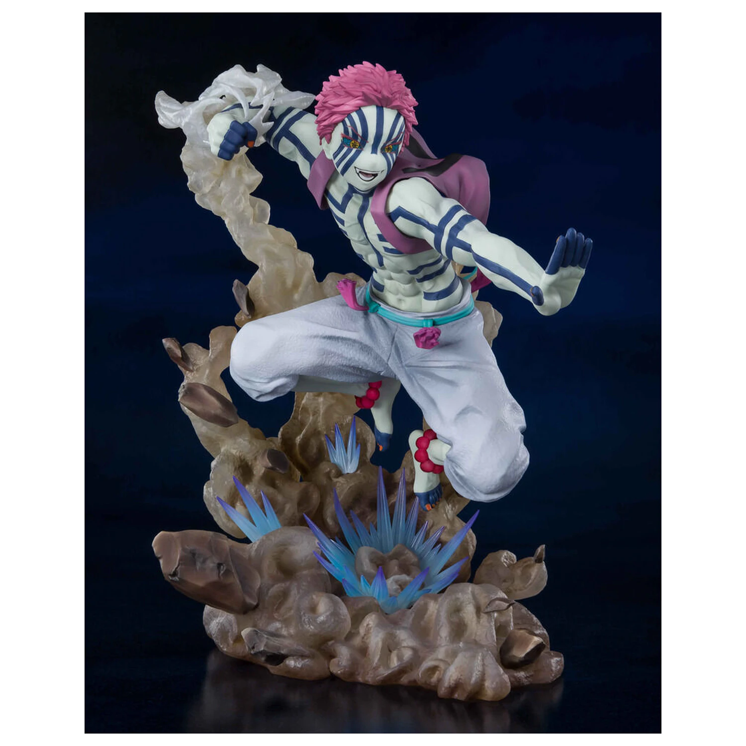 Demon Slayer Kimetsu No Yaiba Akaza Upper Three S.H. Figurarts figura 17cm termékfotó
