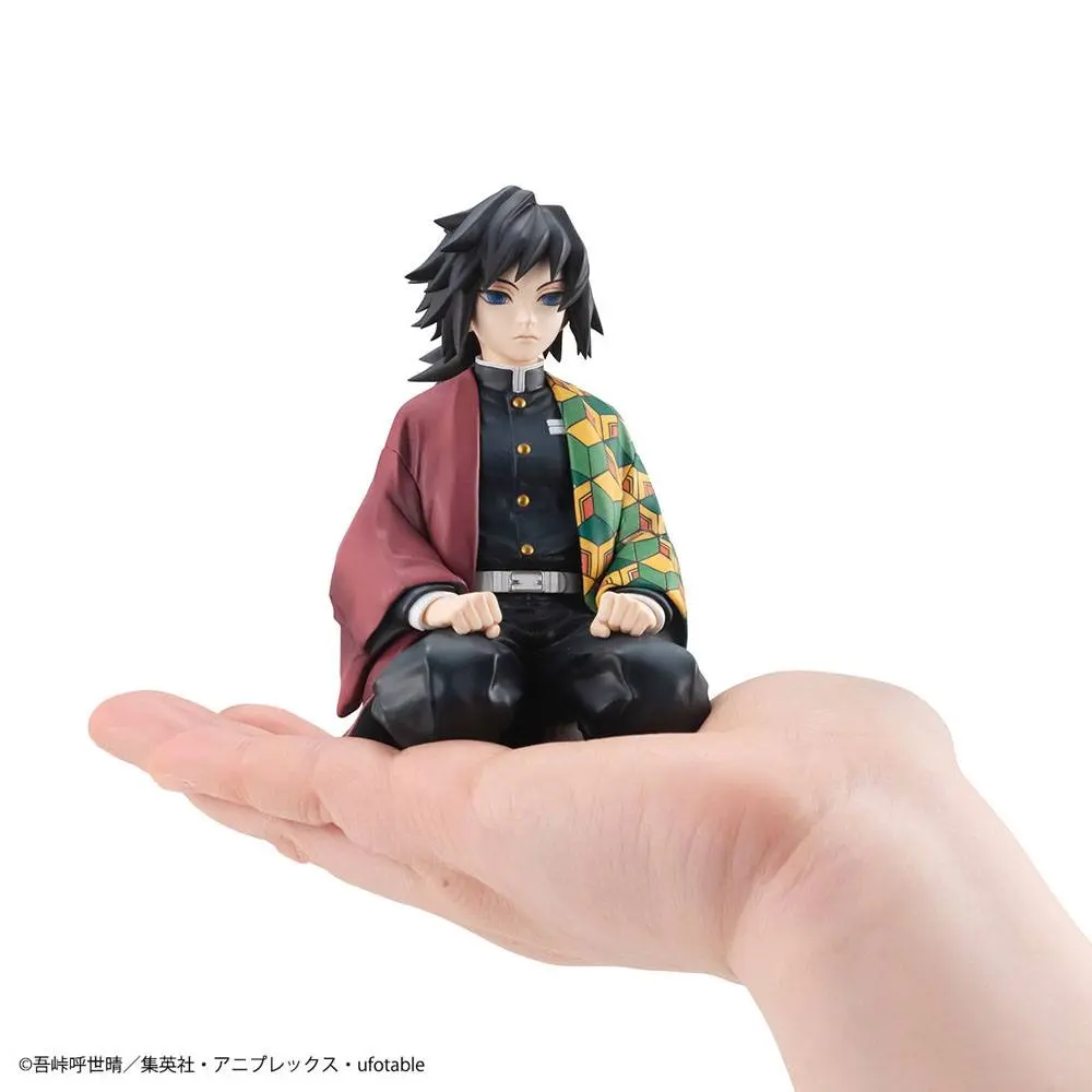 Demon Slayer Kimetsu no Yaiba G.E.M. Giyu Palm Size PVC szobor figura 9 cm termékfotó