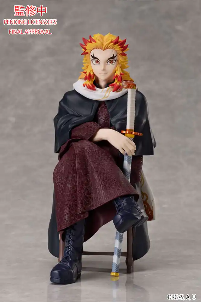 Demon Slayer: Kimetsu no Yaiba Kyojuro Rengoku szobor figura 16 cm termékfotó