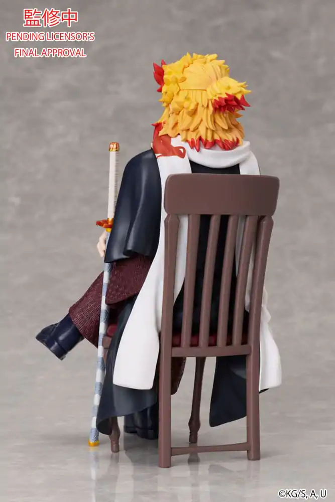 Demon Slayer: Kimetsu no Yaiba Kyojuro Rengoku szobor figura 16 cm termékfotó