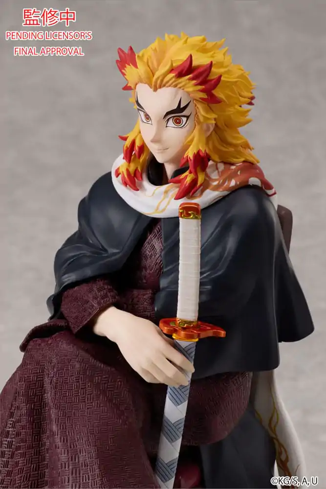 Demon Slayer: Kimetsu no Yaiba Kyojuro Rengoku szobor figura 16 cm termékfotó