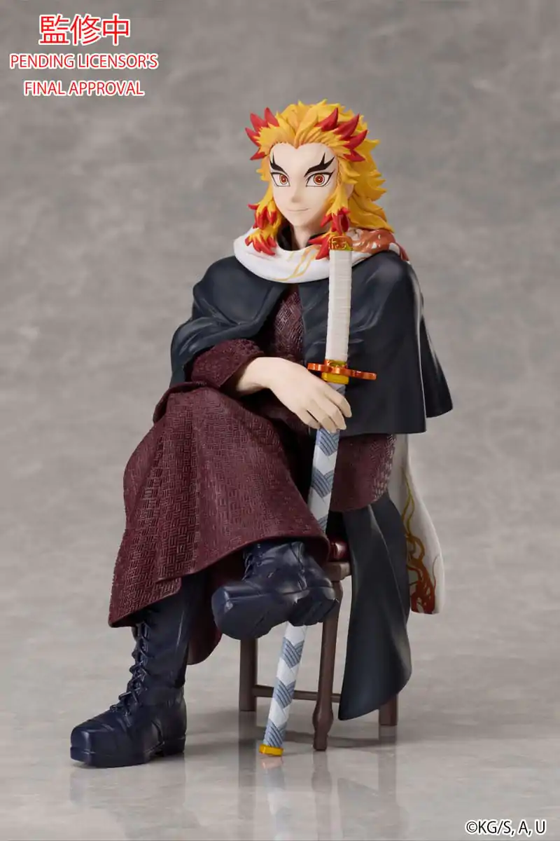 Demon Slayer: Kimetsu no Yaiba Kyojuro Rengoku szobor figura 16 cm termékfotó