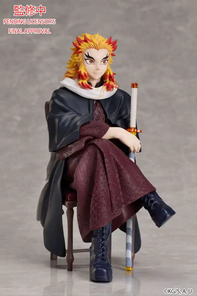 Demon Slayer: Kimetsu no Yaiba Kyojuro Rengoku szobor figura 16 cm termékfotó