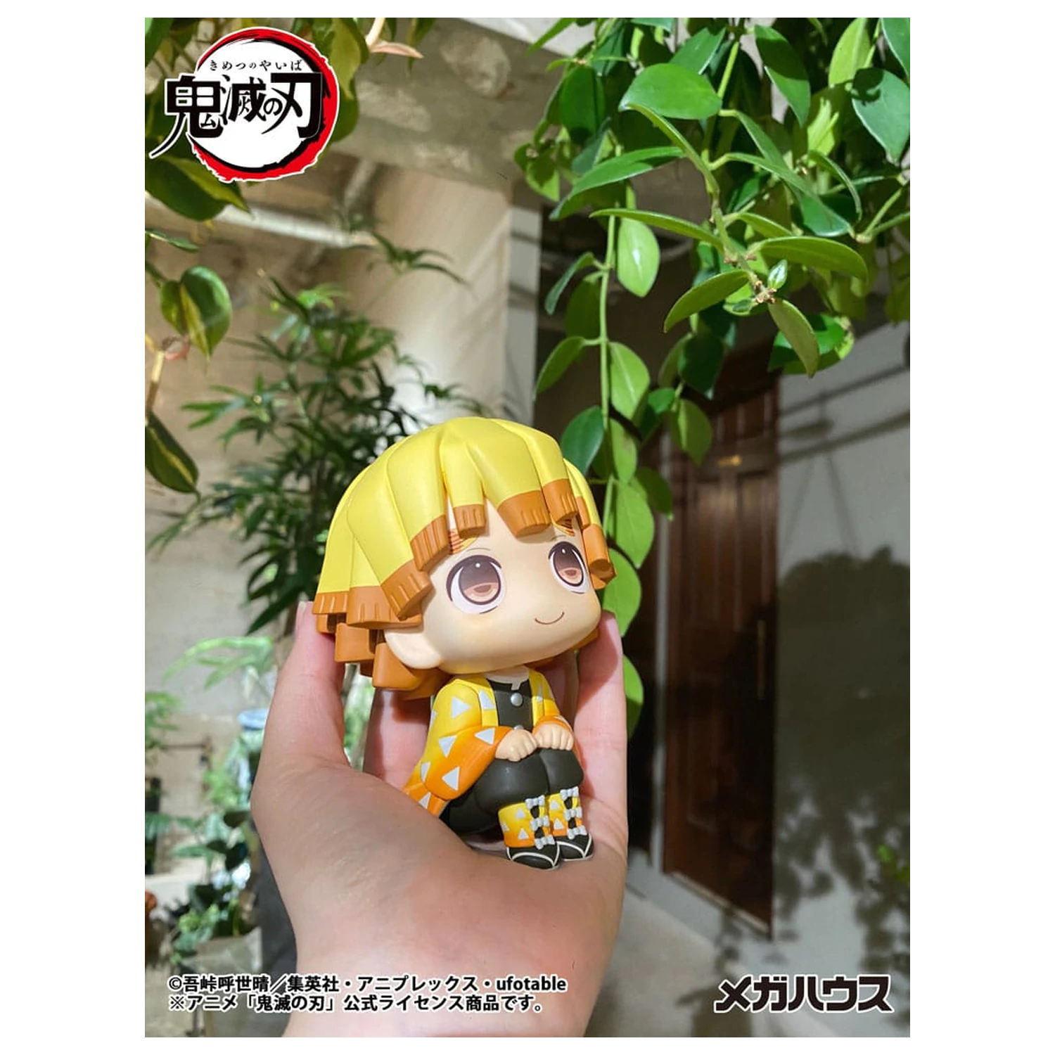 Demon Slayer Kimetsu no Yaiba Look Up PVC szobor figura Zenitsu Agatsuma Smile Ver. 11 cm  termékfotó