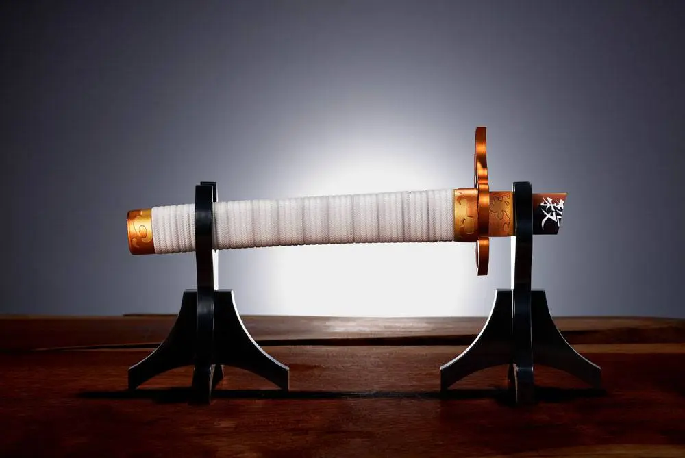 Demon Slayer: Kimetsu no Yaiba Proplica 1/1 ABS Plastic Broken Nichirin Sword (Kyojuro Rengoku) replika 31 cm termékfotó