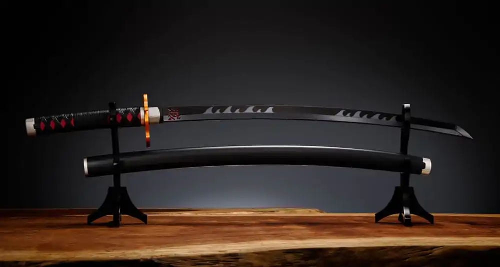 Demon Slayer: Kimetsu no Yaiba Proplica replika 1/1 Nichirin Sword (Tanjiro Kamado) Kyojuro Rengoku´s Sword Gueard Ver. 88 cm termékfotó