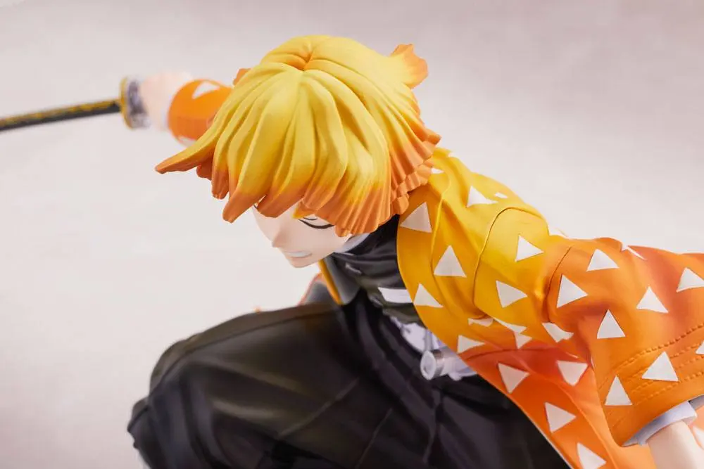 Demon Slayer: Kimetsu no Yaiba szobor figura 1/8 Zenitsu Agatsuma 12 cm termékfotó