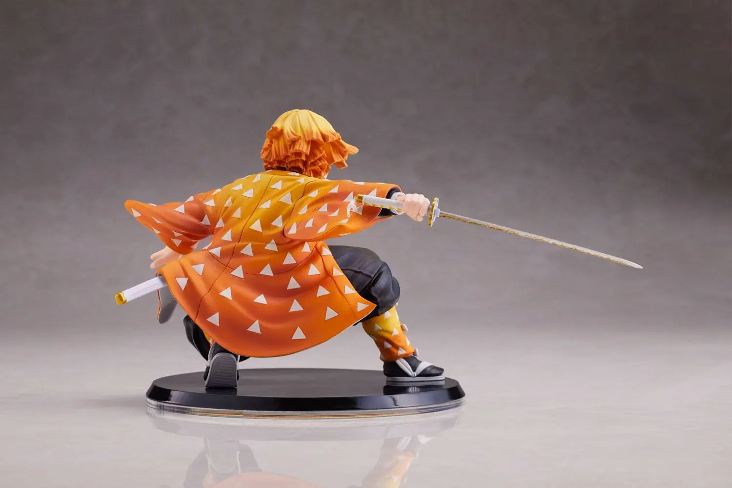 Demon Slayer: Kimetsu no Yaiba szobor figura 1/8 Zenitsu Agatsuma 12 cm termékfotó