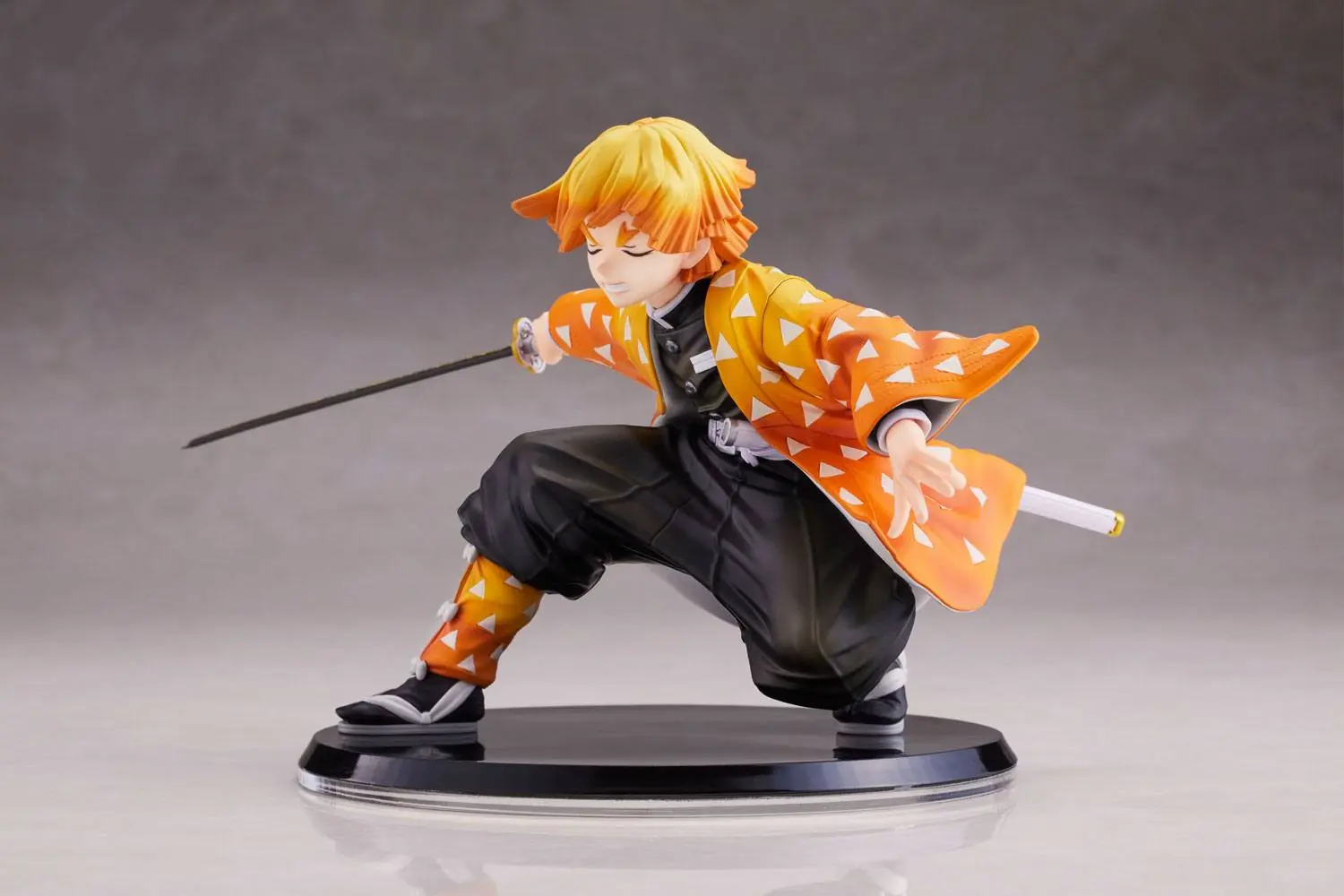 Demon Slayer: Kimetsu no Yaiba szobor figura 1/8 Zenitsu Agatsuma 12 cm termékfotó
