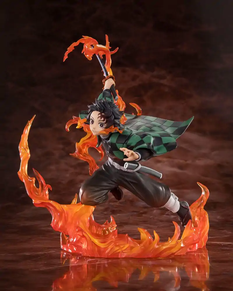 Demon Slayer Kimetsu no Yaiba Tanjiro Kamado Kyojuro Rengokus Sword Guard figura 19,5cm termékfotó