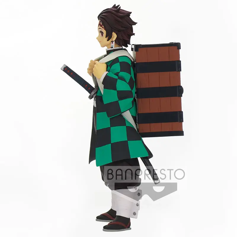 Demon Slayer: Kimetsu no Yaiba vol. 18 Tanjiro Kamado figura 18cm termékfotó