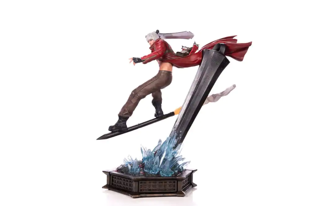 Devil May Cry 3 Dante szobor figura 43 cm termékfotó