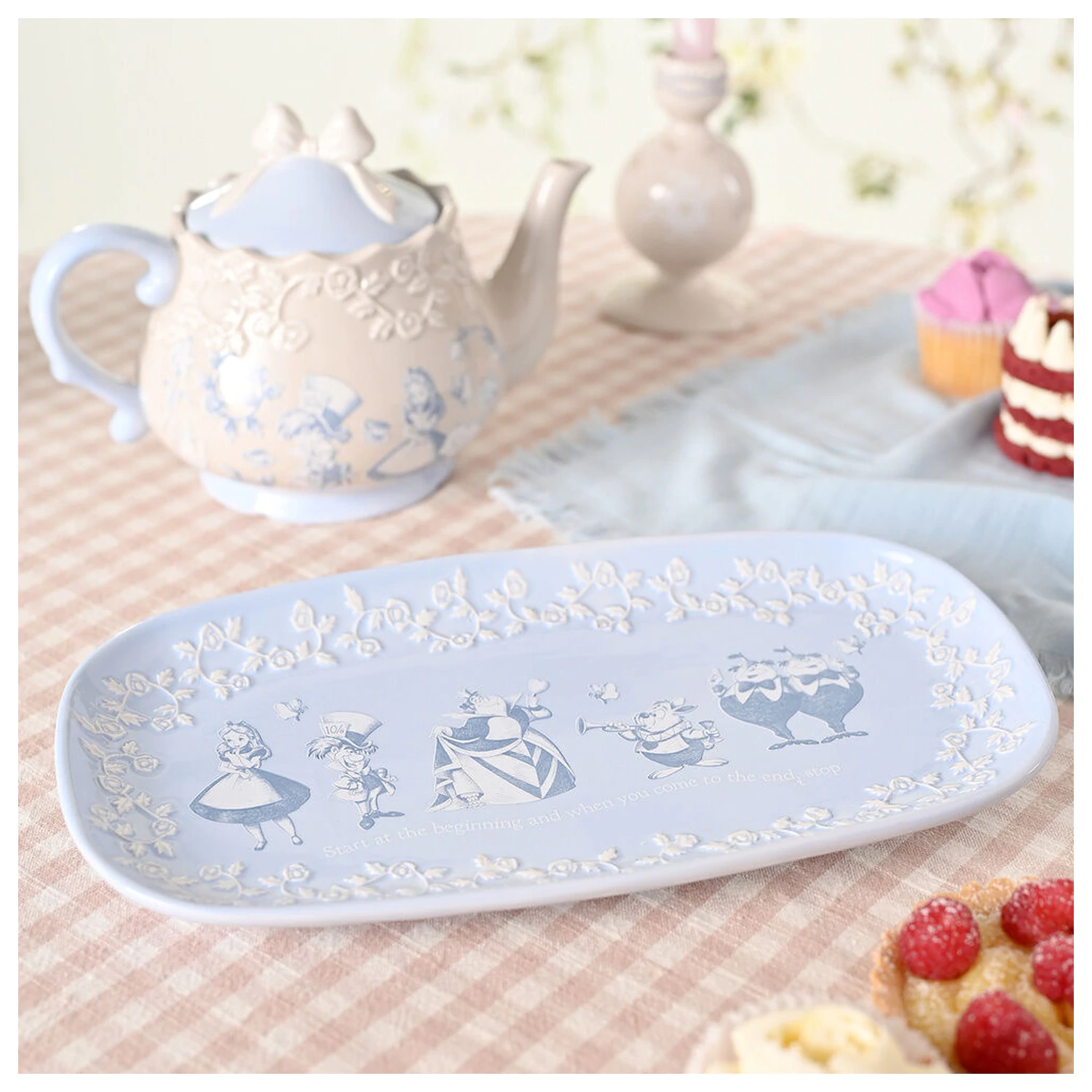 Disney Alice Csodaországban teáskanna termékfotó